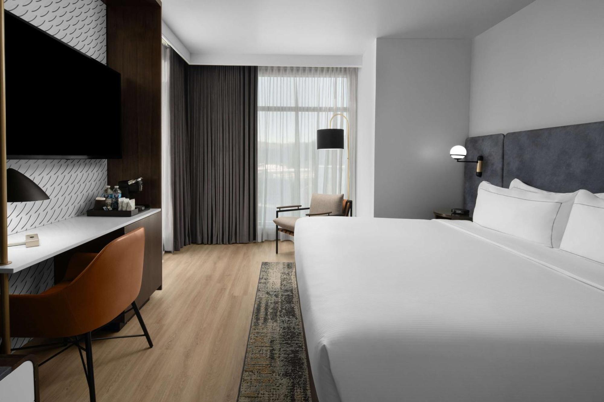 Hotel West & Main Conshohocken, Tapestry Collection Hilton Экстерьер фото